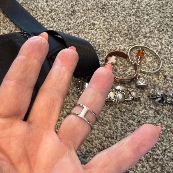 Vantel Pearls Sterling Silver and White Pearl Ring - Picture 2 of 2